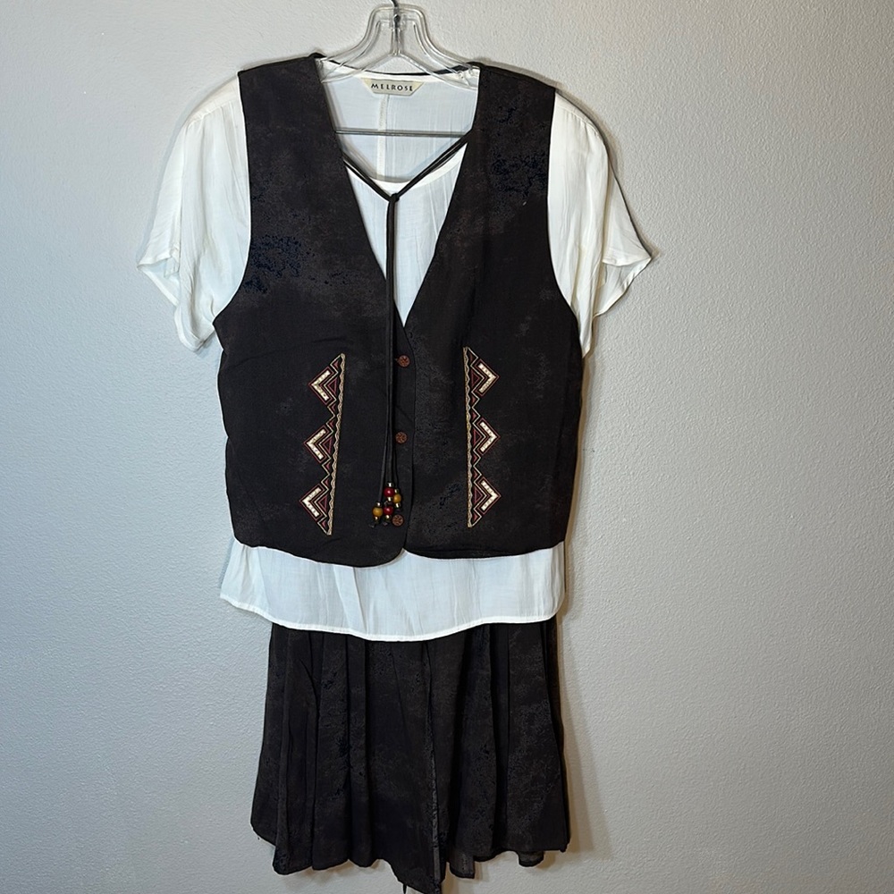 Women’s 3 Piece Skirted Outfit